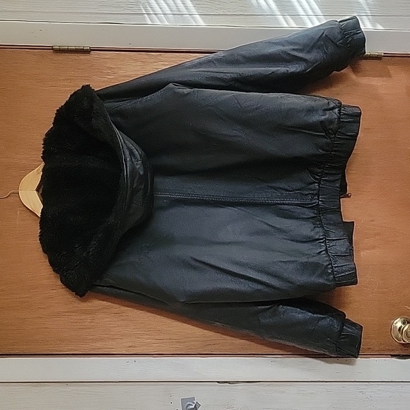 Beautiful Reversible Leather Bomber Jacket - Picture 3 of 6
